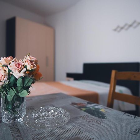 Home Peterpan, B&B Direttamente Sulla Piazza Casal Fiumanese Εξωτερικό φωτογραφία