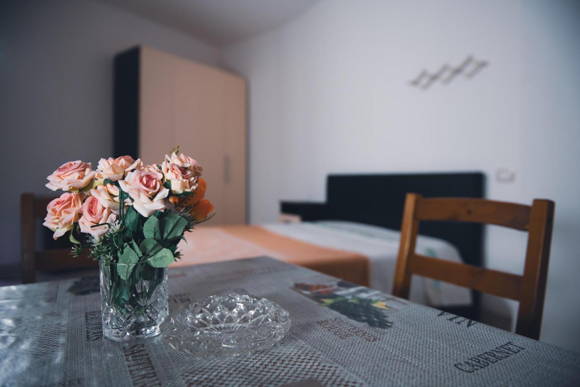 Home Peterpan, B&B Direttamente Sulla Piazza Casal Fiumanese Εξωτερικό φωτογραφία