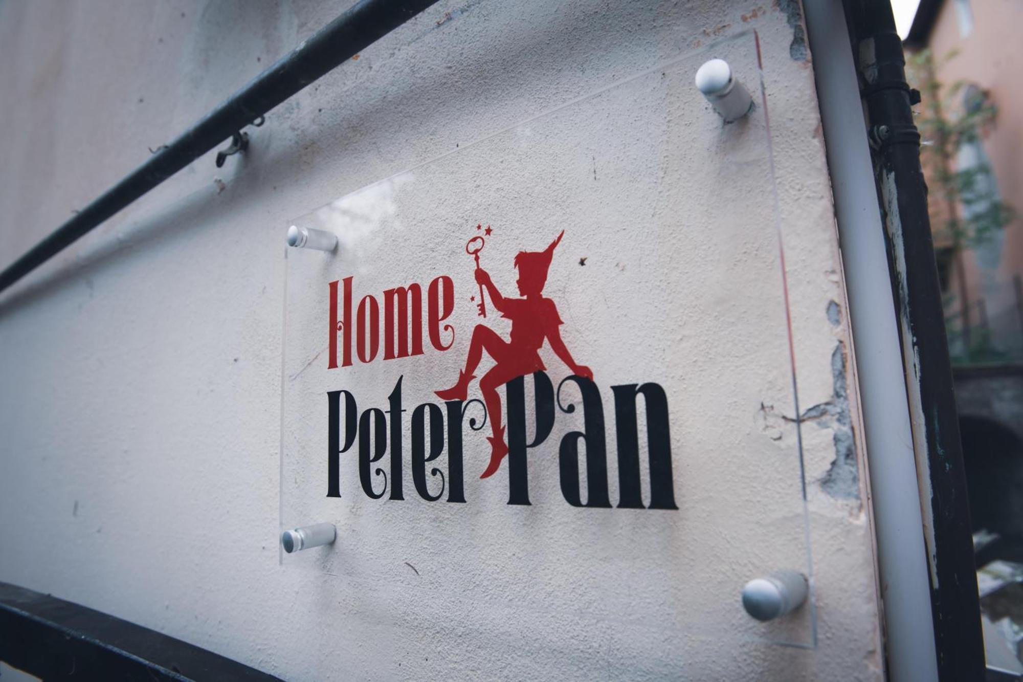 Home Peterpan, B&B Direttamente Sulla Piazza Casal Fiumanese Εξωτερικό φωτογραφία