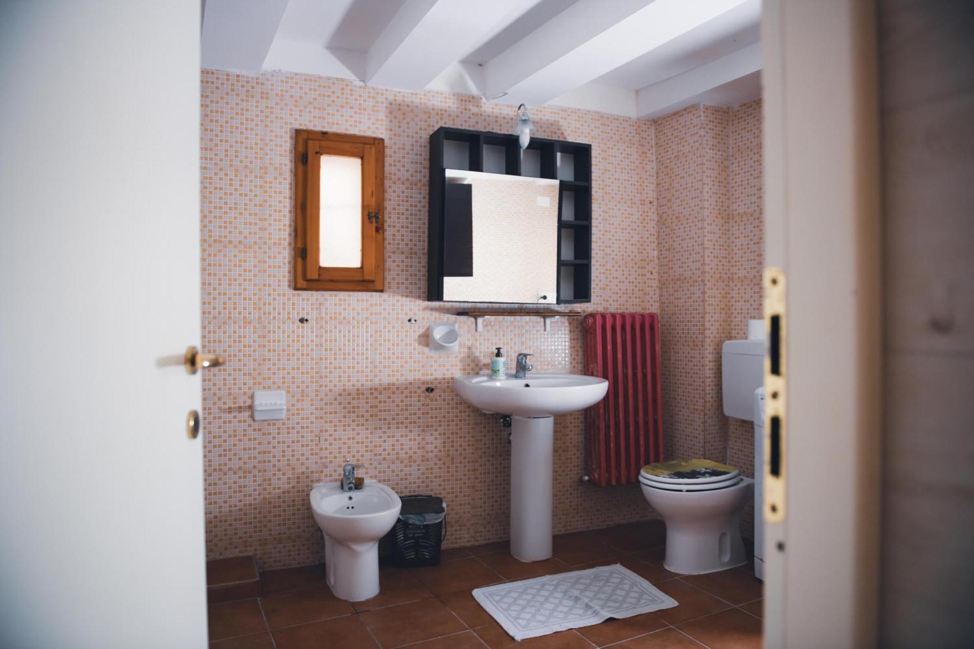 Home Peterpan, B&B Direttamente Sulla Piazza Casal Fiumanese Εξωτερικό φωτογραφία